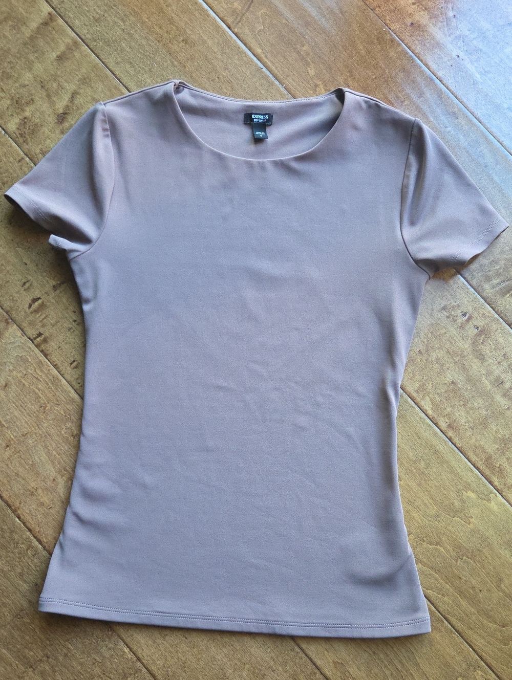 Express Body Contour Short Sleeve Scoop Neck Top - Mauve Taupe